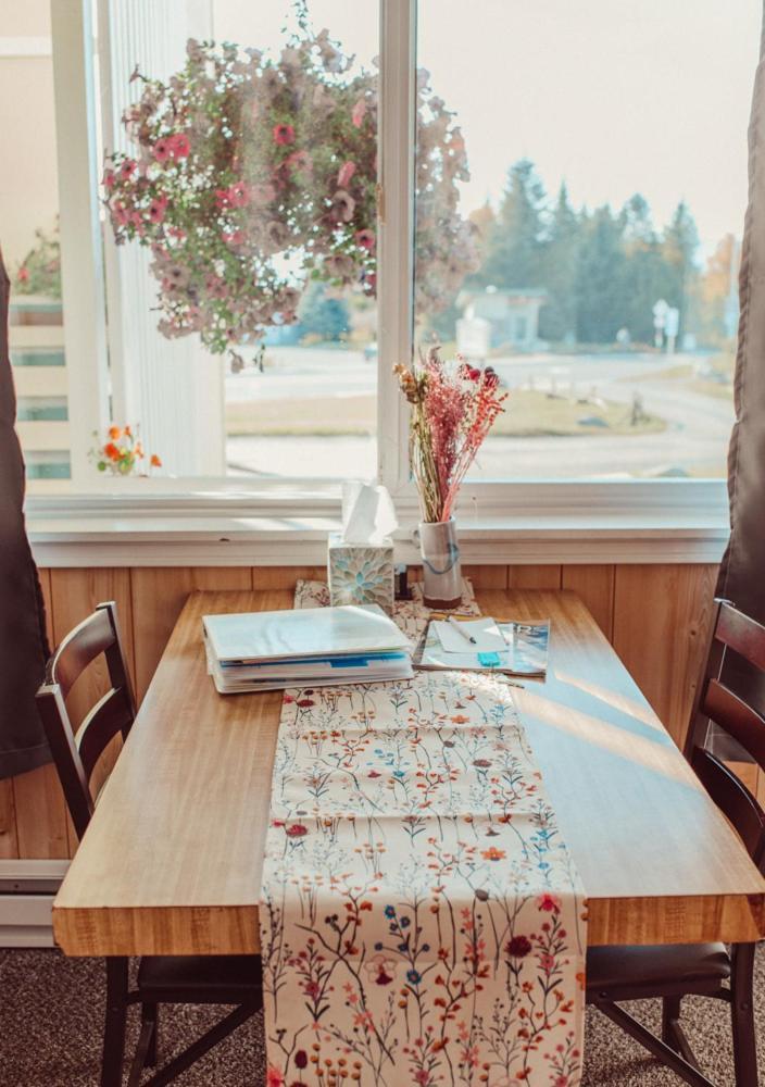 Pioneer Inn Downtown Хомер Экстерьер фото