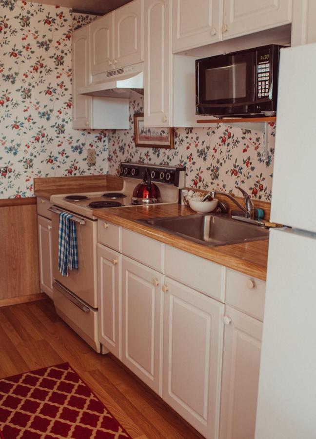 Pioneer Inn Downtown Хомер Экстерьер фото