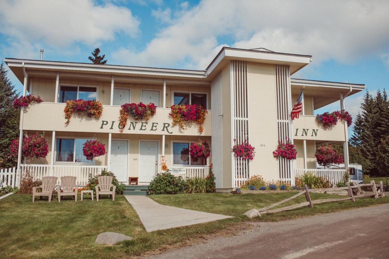 Pioneer Inn Downtown Хомер Экстерьер фото