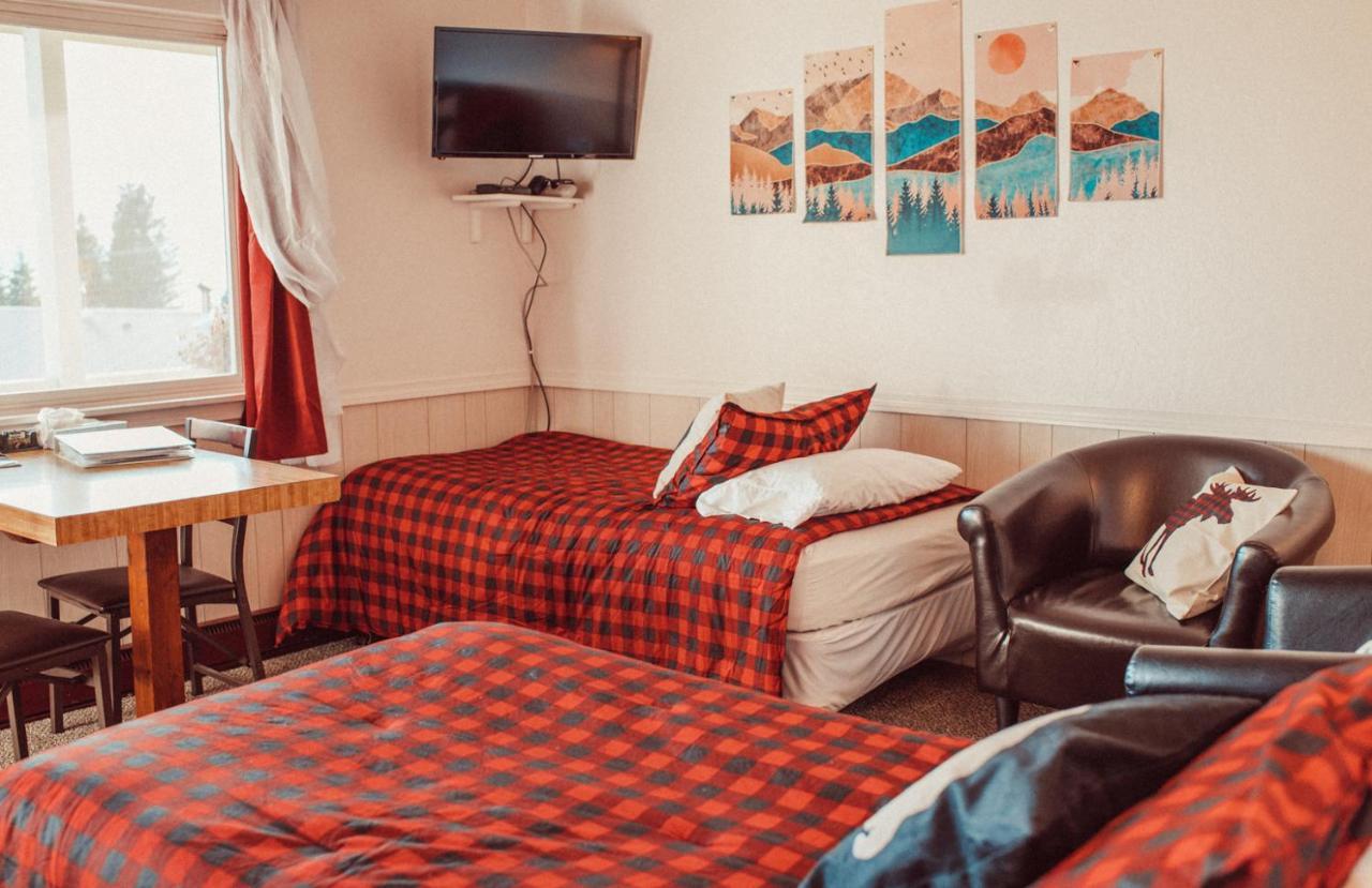 Pioneer Inn Downtown Хомер Экстерьер фото