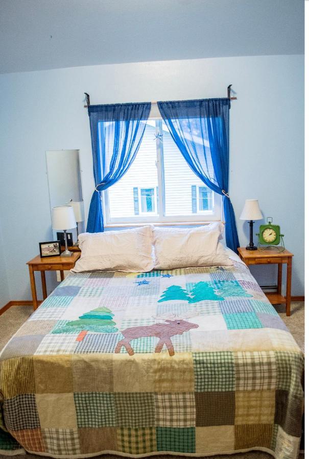 Pioneer Inn Downtown Хомер Экстерьер фото